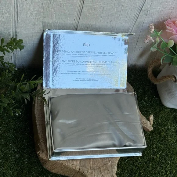 Slip Silver Silk Pillowcase SILVER QUEEN ZIPPERED PILLOWCASE new in packaging